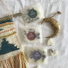Load image into Gallery viewer, ‘Cosy Library’ Crystal Wax Melts